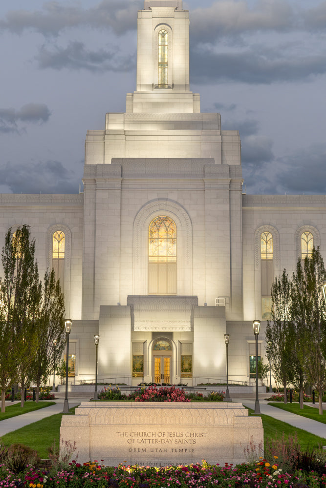 The Orem Utah Temple in the evening.