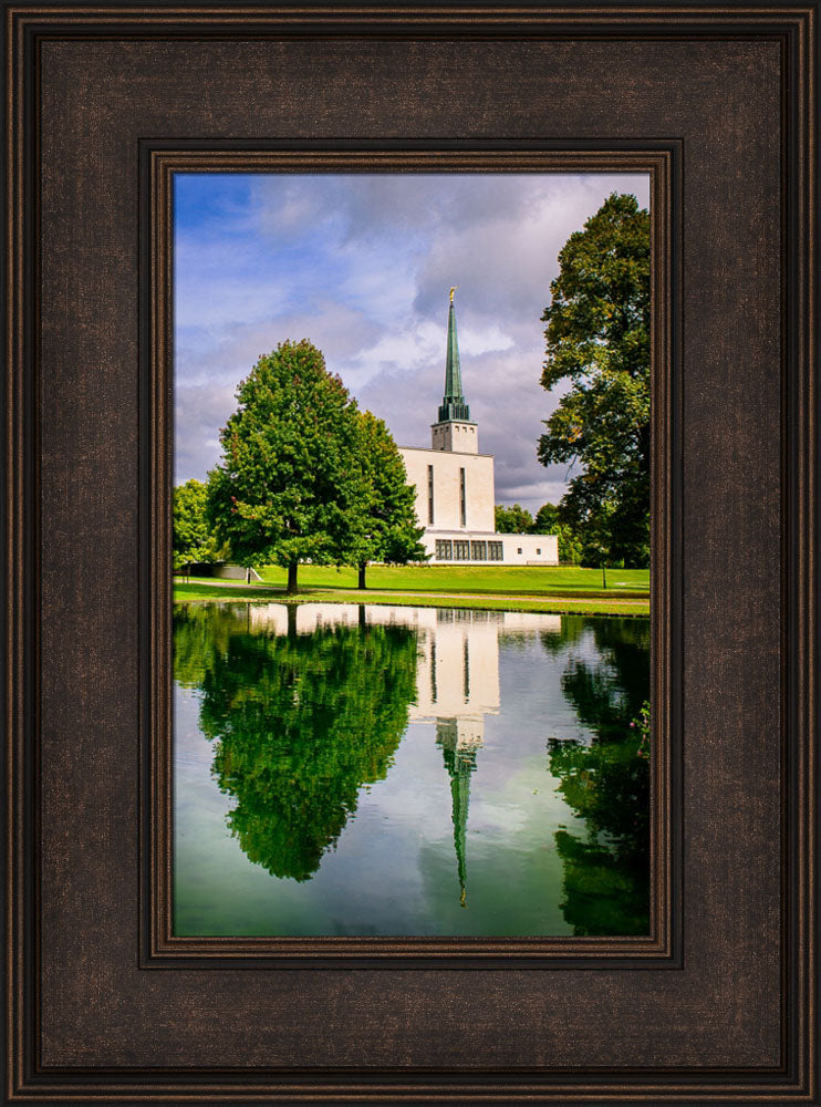 London Temple - Reflection