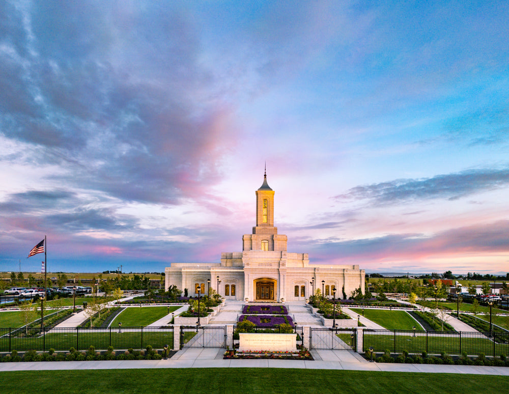 The Moses Lake Washington Temple from the front.