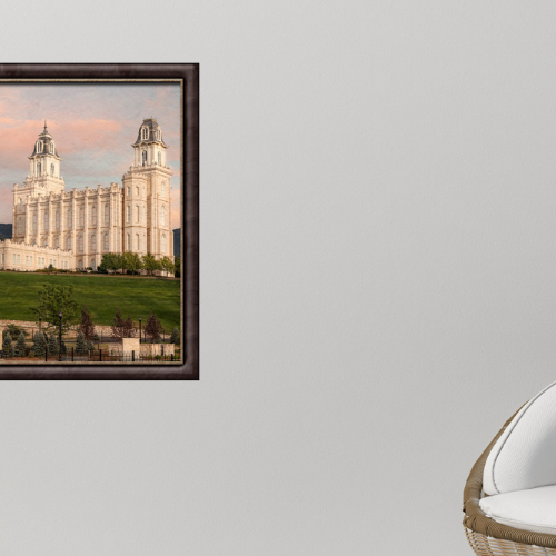 Environment shot featuring a photo of the Manti Utah Temple by Robert A. Boyd. Text reads: "Manti Temple. Top 20 Most Stunning Temple Pictures". 