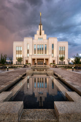 The Saratoga Springs Utah Temple with fountains.