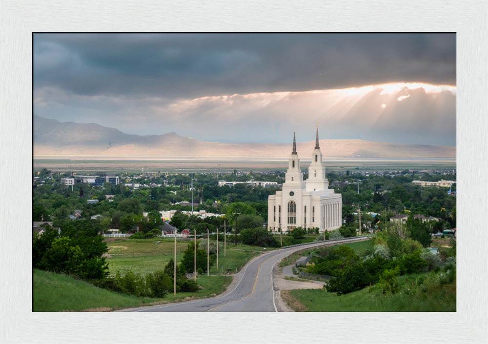 Layton Temple - A Royal View - framed giclee canvas